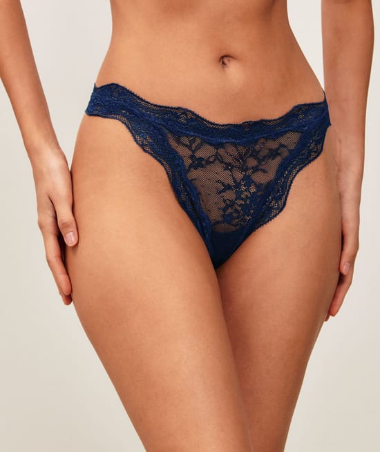 Tanga en dentelle;