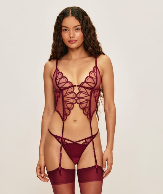 Gu&ecirc;pi&egrave;re en mesh brod&eacute; avec bijou;