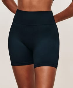 Seamless cycling shorts;