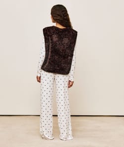 Sleeveless faux fur leopard print jacket;