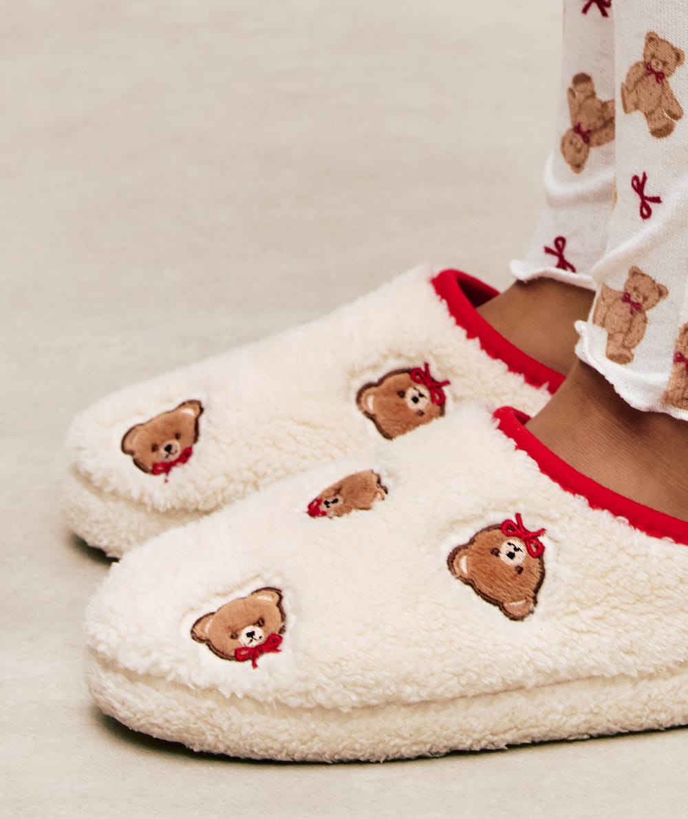 Chaussons en sherpa oursons;