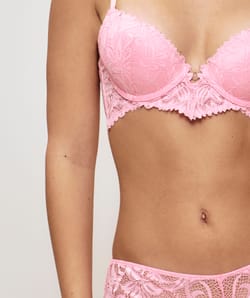 Soutien-gorge push-up en dentelle;