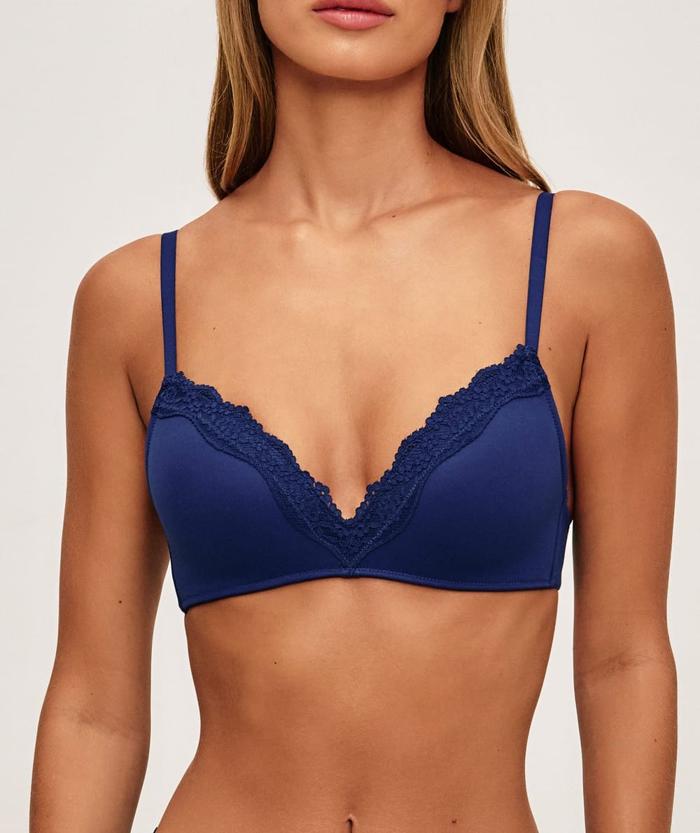 Microfiber and lace triangle push-up;