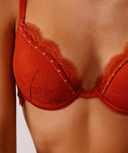 Soutien-gorge en dentelle;