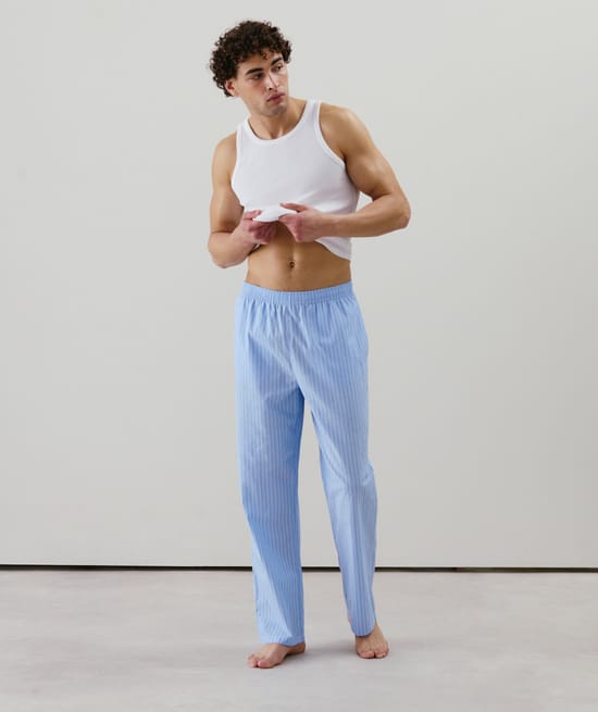Pantalón de rayas;