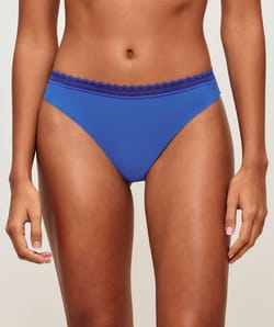 Microfiber and lace thong;