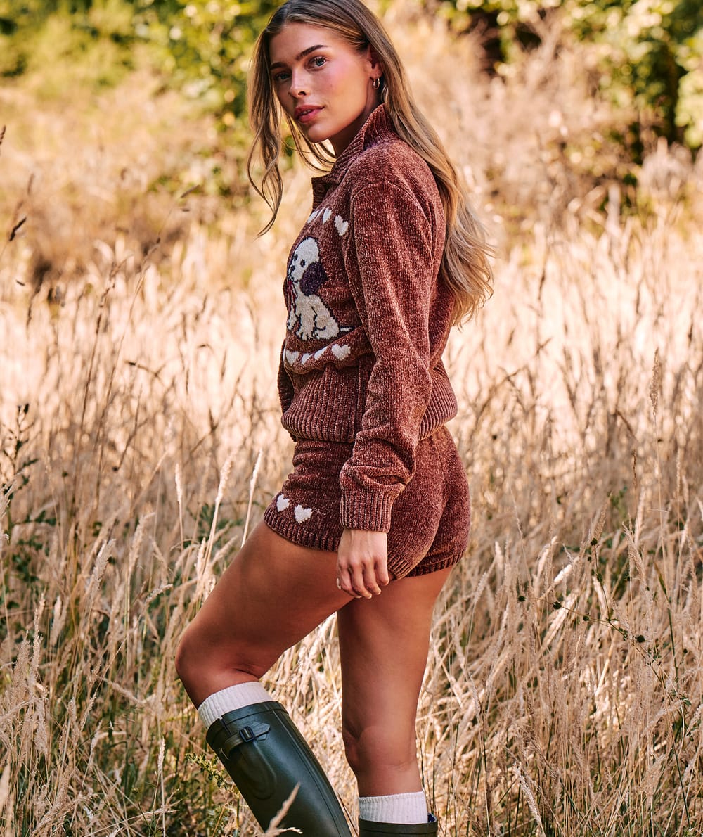 Short en maille chenille &agrave; motifs coeurs;