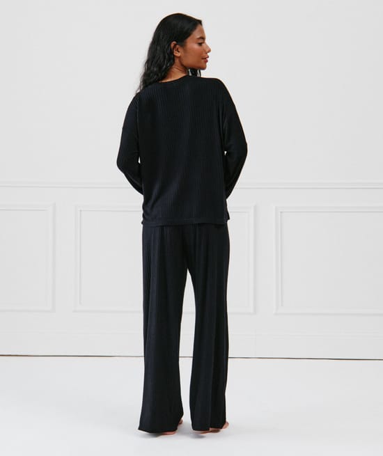 Knitted trousers;