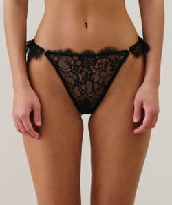 Tanga de encaje;