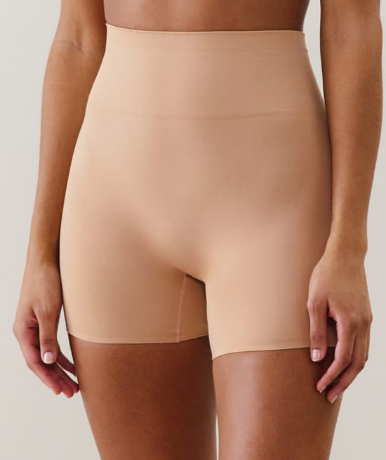 Seamless Shorty ;
