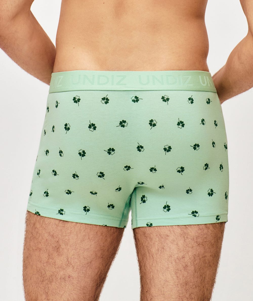 Cotton boxer shorts with clover pattern;