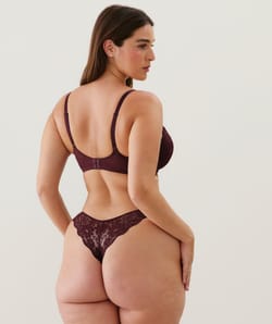 Push-up bra in lace;