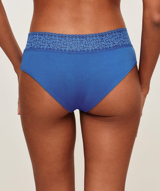 Cheeky avec dentelle;