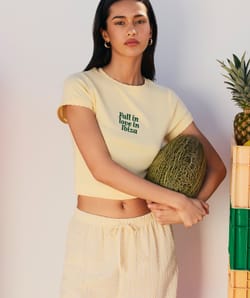 T-shirt en jersey avec broderie "Fall in love in Ibiza;