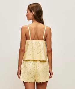 Short en coton avec broderie anglaise;