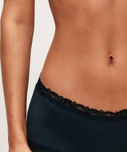 Shorty in microvezel en kant;