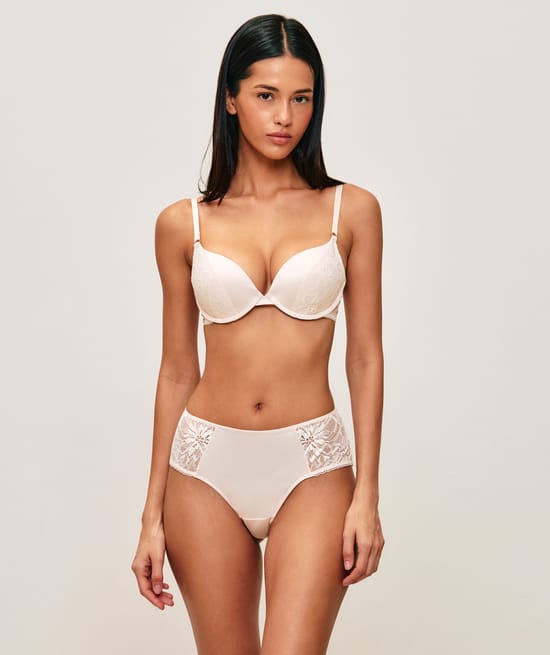 Shorty en satin et dentelle;