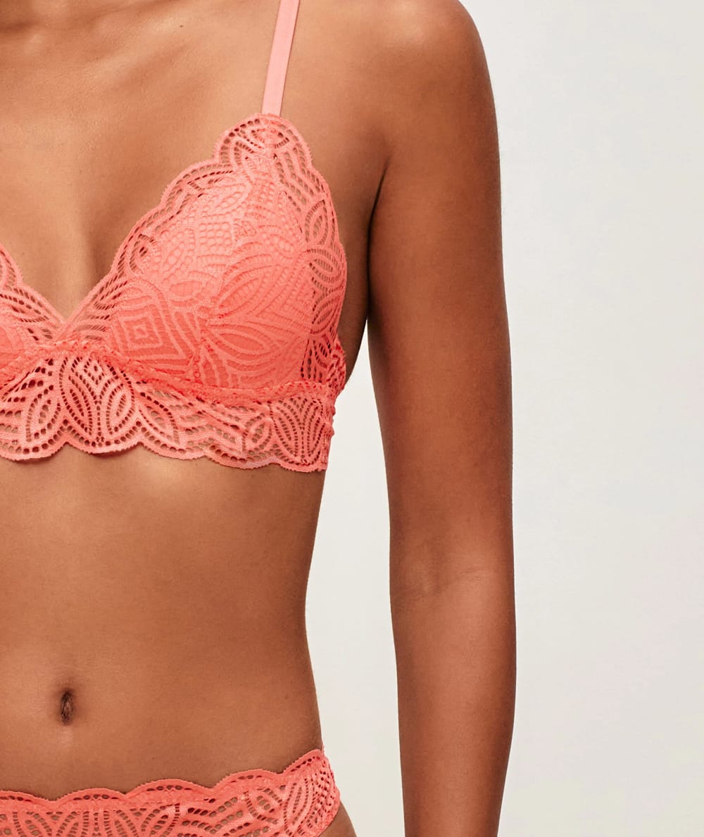 Lace push-up triangle bra;