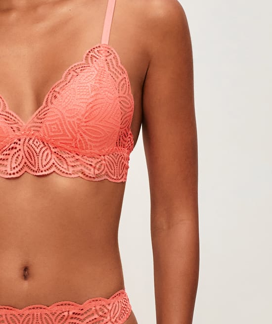 Lace push-up triangle bra;