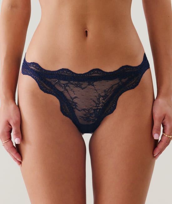 Lace thong;