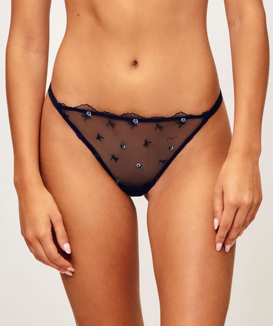 Embroidered mesh string;