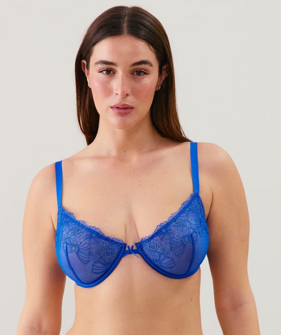 Soutien-gorge corbeille avec broderies;