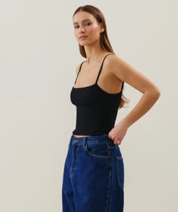 Top en coton avec coques intégrées;