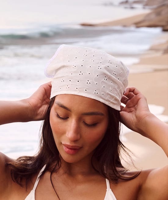 English embroidery frill with picots;