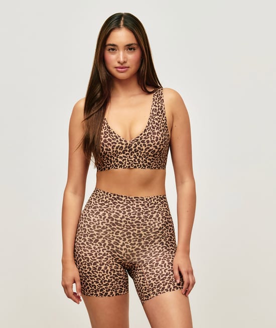 Leopard print microfiber shorty;
