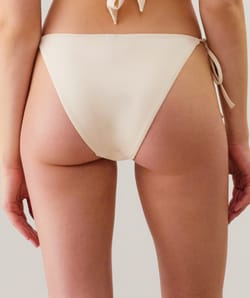 Bikini - bas de maillot de bain;