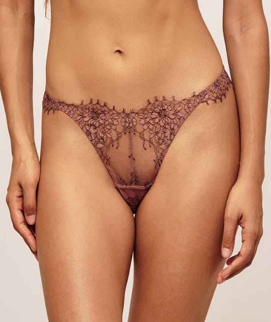 Tanga en dentelle;