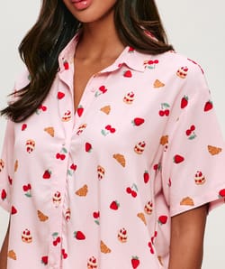 Fruit and cake patterned pajama set;