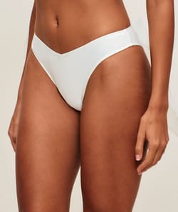 Satin panties with bow;