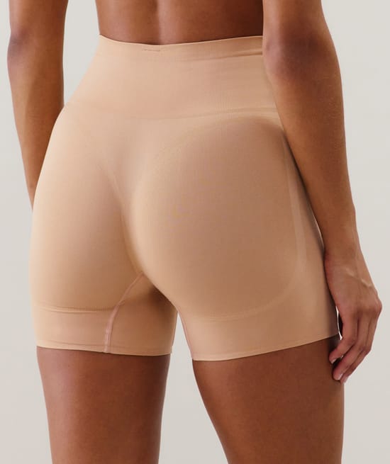 Seamless Shorty ;