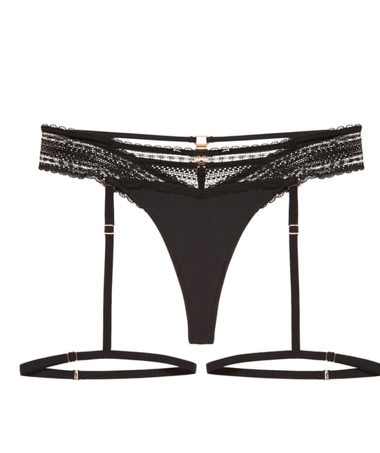 String en dentelle avec porte-jarretelles;