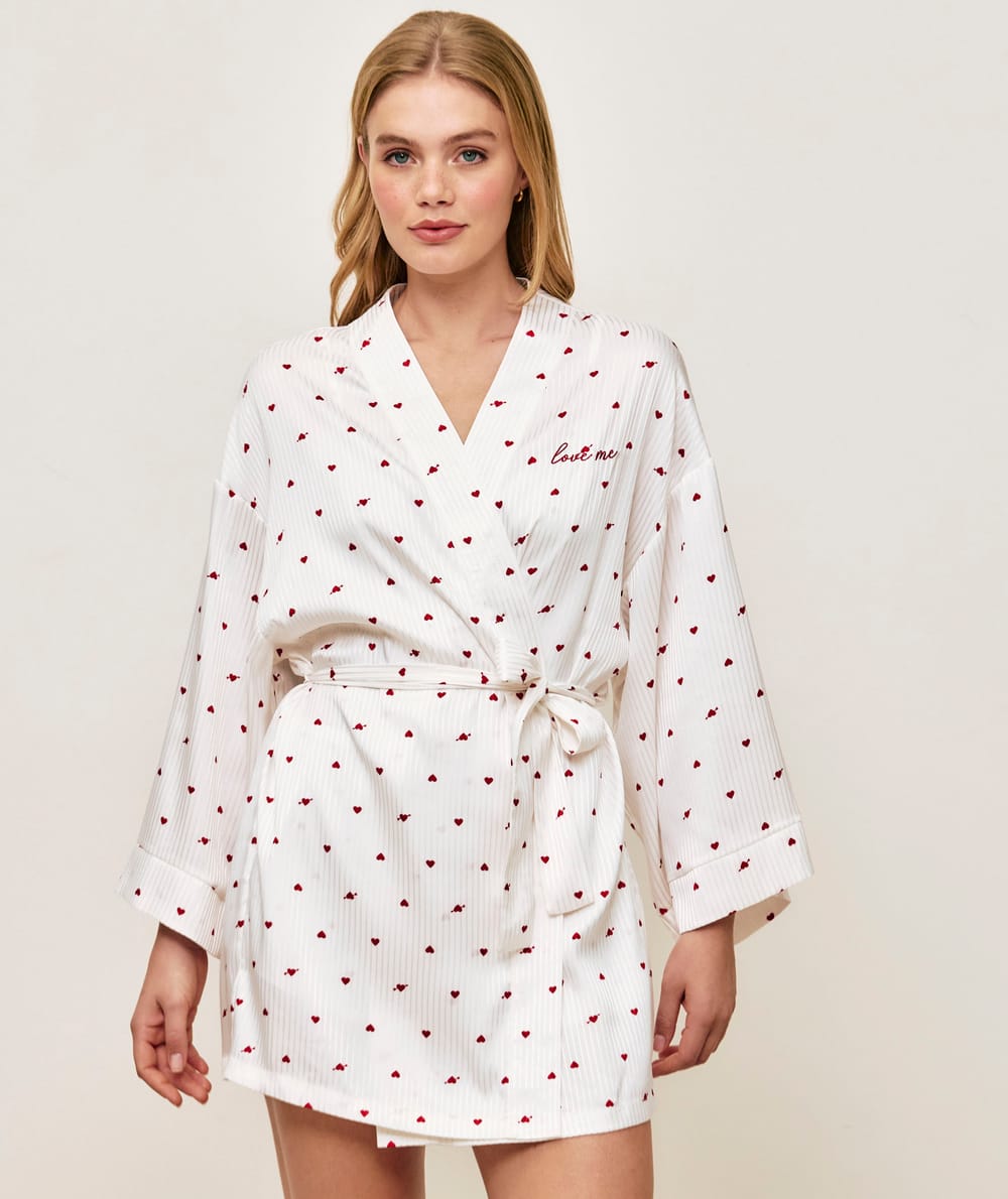 Satin kimono with heart pattern and "love me" embroidery;