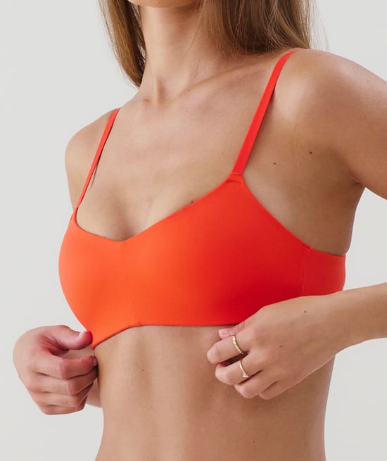 Brassière ampliforme en microfibre;
