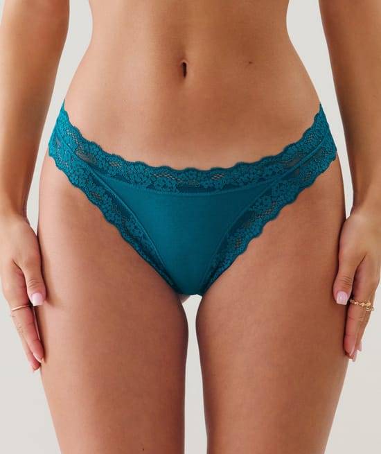 Tanga en dentelle;