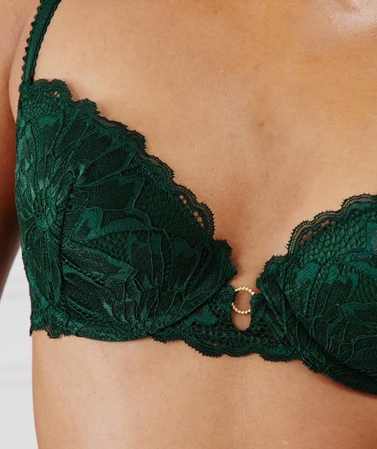 Soutien-gorge ampliforme en dentelle;