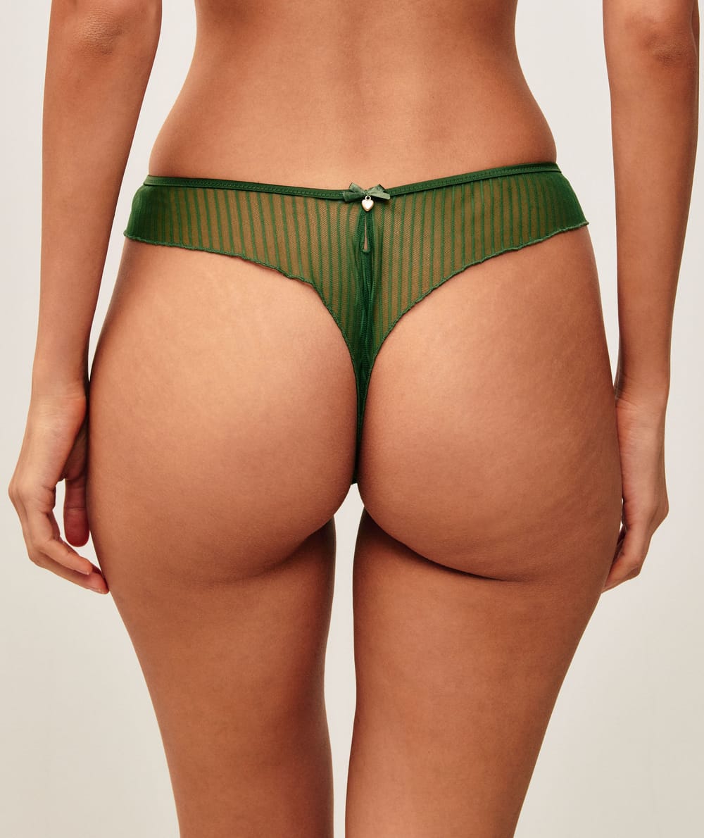 Ruffled striped mesh thong;
