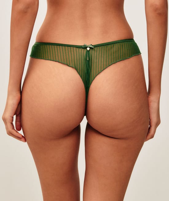 Ruffled striped mesh thong;