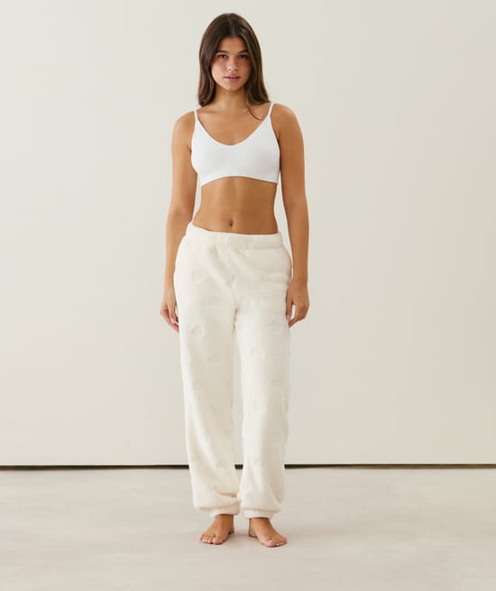 Fleece trousers with heart pattern;
