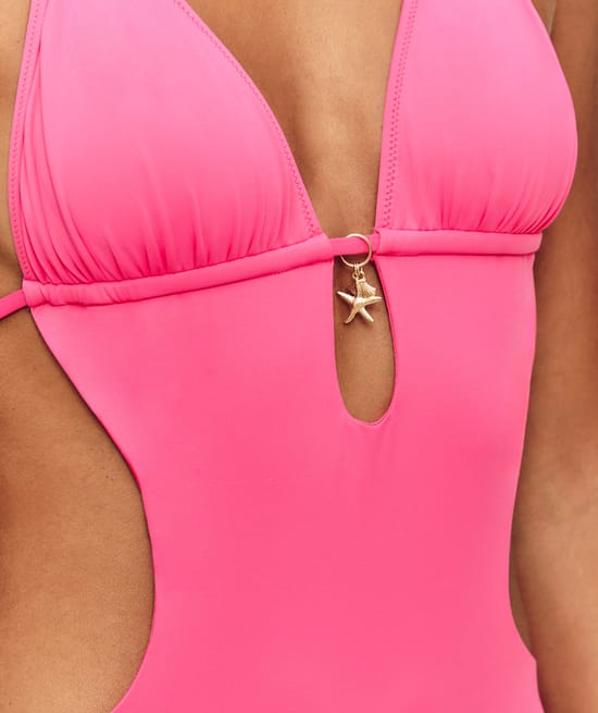 One piece - Swimsuit;