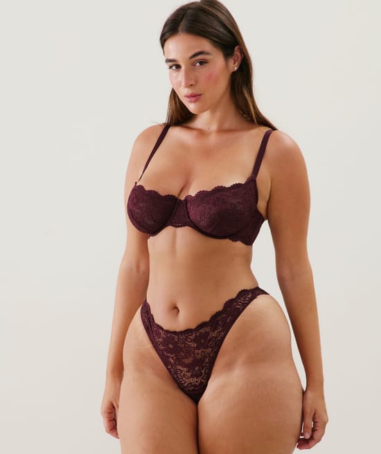 Balconette lace bra;