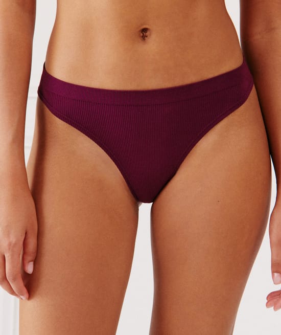 Seamless briefs;
