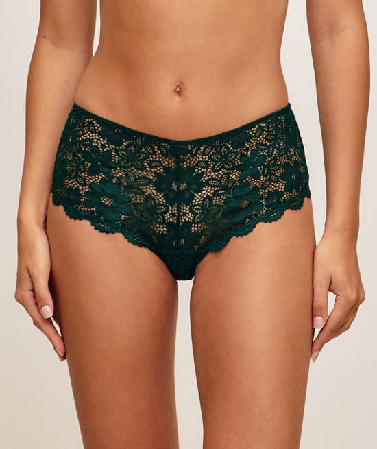 Lace floral shorty;