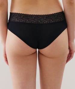 Cheeky avec dentelle;