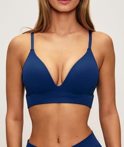 Seamless push-up bra;