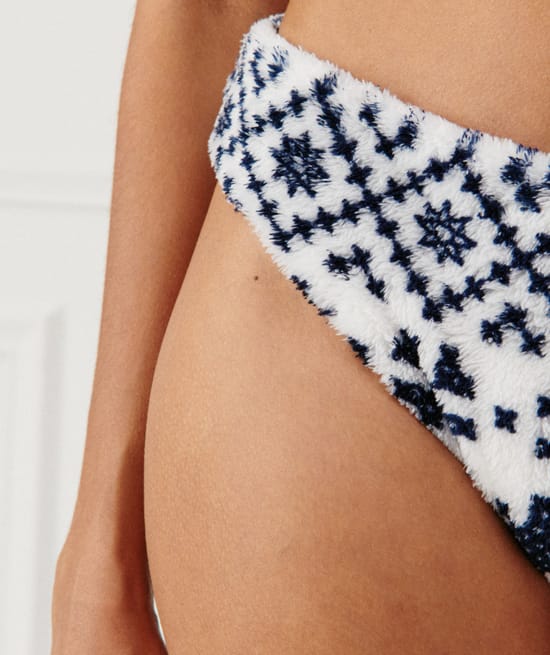 Christmas-patterned fleece briefs;