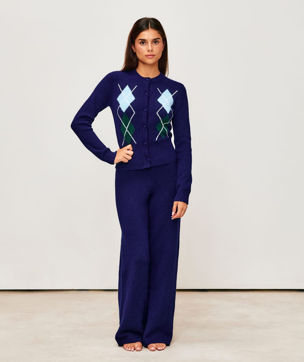 Diamond patterned knitted cardigan;